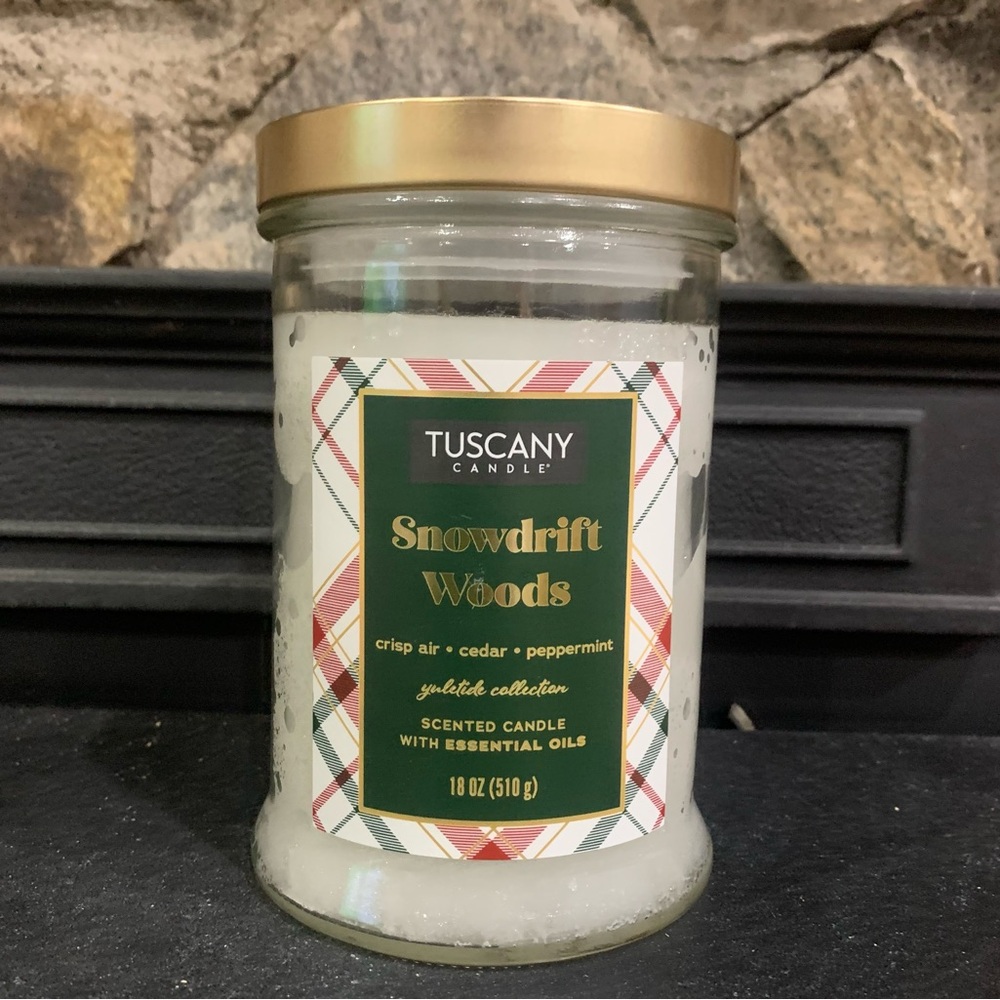 Tuscany Candle Snowdrift Woods Yuletide Edition with Essential Oils 18 oz New